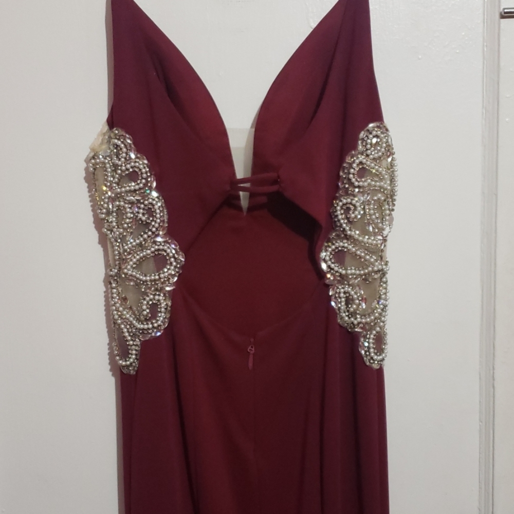Dress - Picture 3 of 4